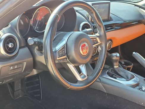 Used 2017 FIAT 124 Spider Lusso RWD image 2