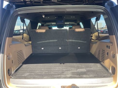 Used 2019 Cadillac Escalade ESV Platinum image 13