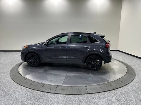 Used 2018 Kia Niro EX w/ EX Touring Graphite Edition FWD image 9