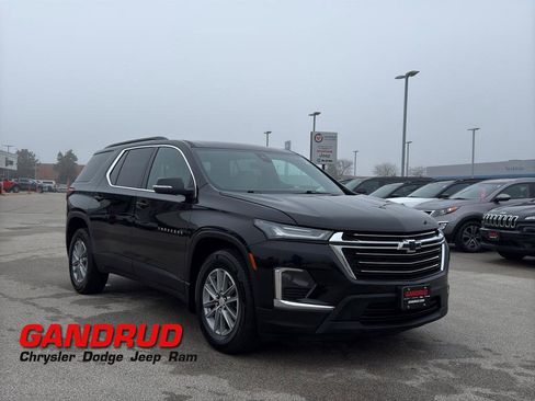 Used 2023 Chevrolet Traverse LT image 1