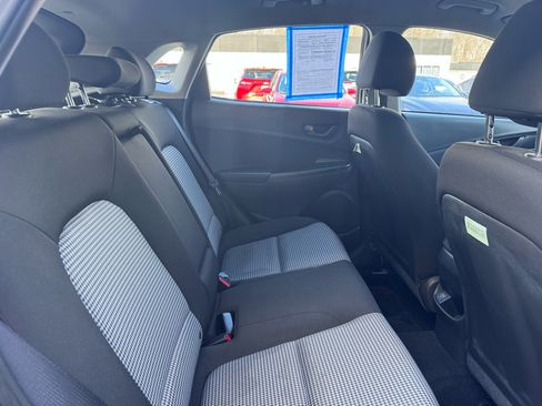 Used 2023 Hyundai Kona SE image 12