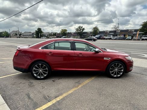Used 2014 Ford Taurus Limited w/ Equipment Group 301A image 9
