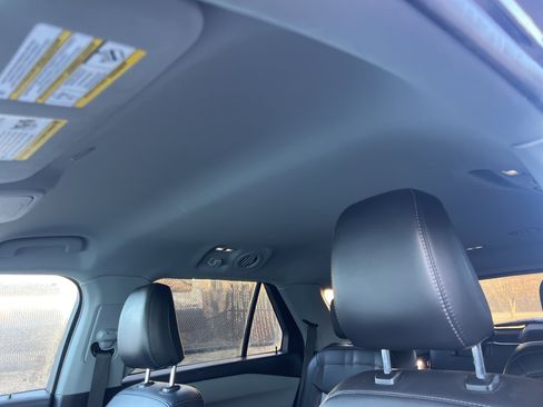 Used 2022 Ford Explorer XLT w/ Equipment Group 202A image 13