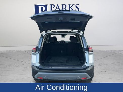 Used 2022 Nissan Rogue SV FWD image 19