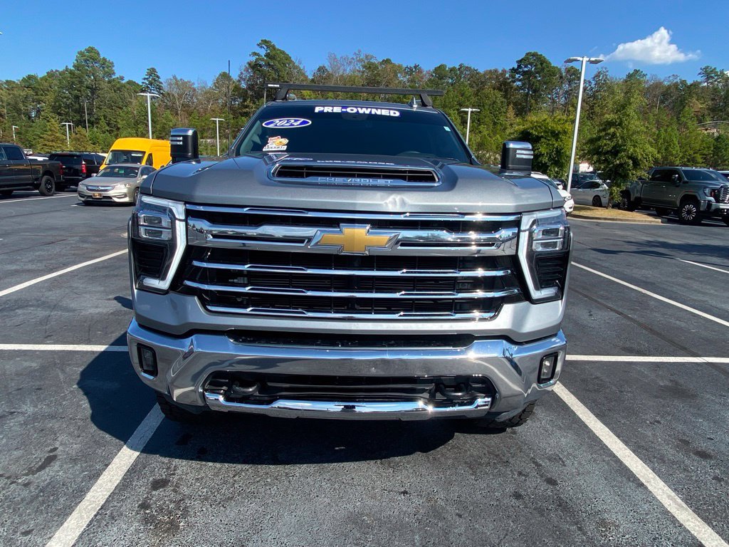 Used 2024 Chevrolet Silverado 2500 LTZ AWD/4WD image 2