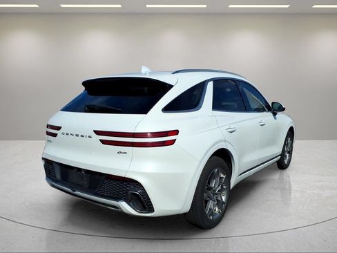 Used 2025 Genesis GV70 2.5T AWD/4WD image 3