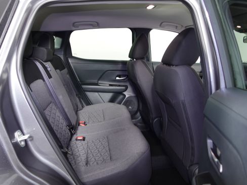 Certified 2025 Nissan Kicks SV w/ Charging Package image 31