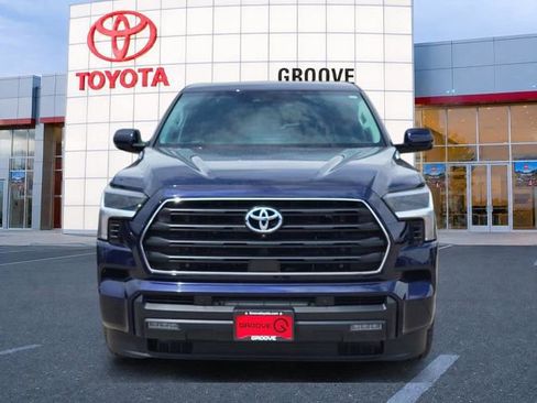 Used 2024 Toyota Sequoia SR5 w/ SR5 Premium Package AWD/4WD image 9