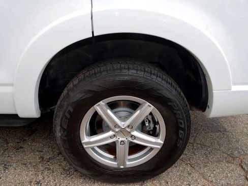 Used 2010 Ford Explorer XLT image 5