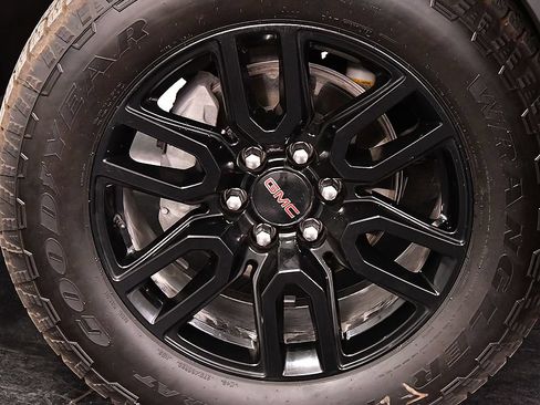 Used 2026 GMC Sierra 1500 Elevation w/ Elevation Premium Package AWD/4WD image 9