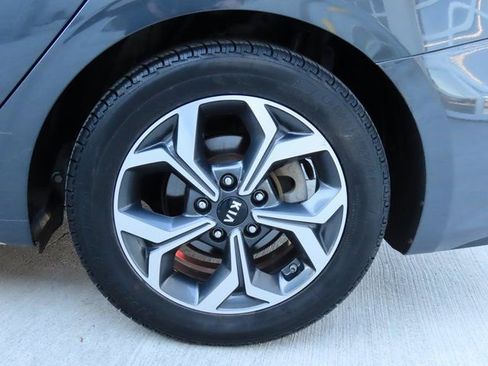 Used 2020 Kia Forte LXS image 39