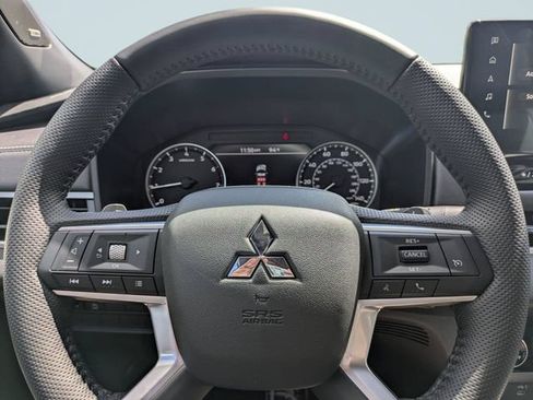 New 2026 Mitsubishi Outlander LE FWD image 28