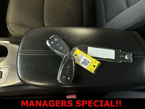 Used 2024 Chevrolet Malibu LT image 32