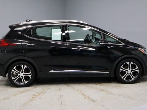 Used 2020 Chevrolet Bolt Premier w/ Infotainment Package image 12
