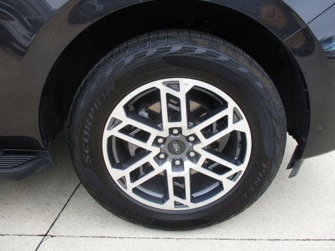 Used 2025 Ford Expedition Max Active AWD/4WD image 15