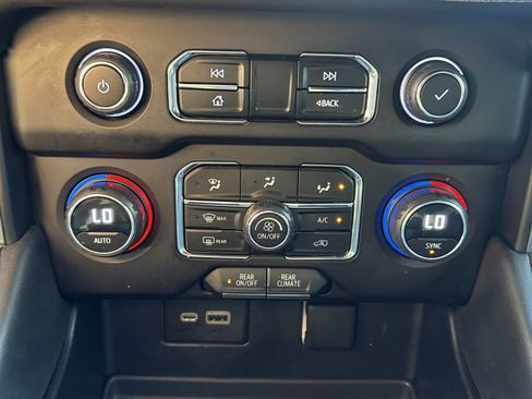 Used 2023 Chevrolet Suburban LS image 26