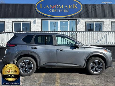 Used 2024 Nissan Rogue SV image 4