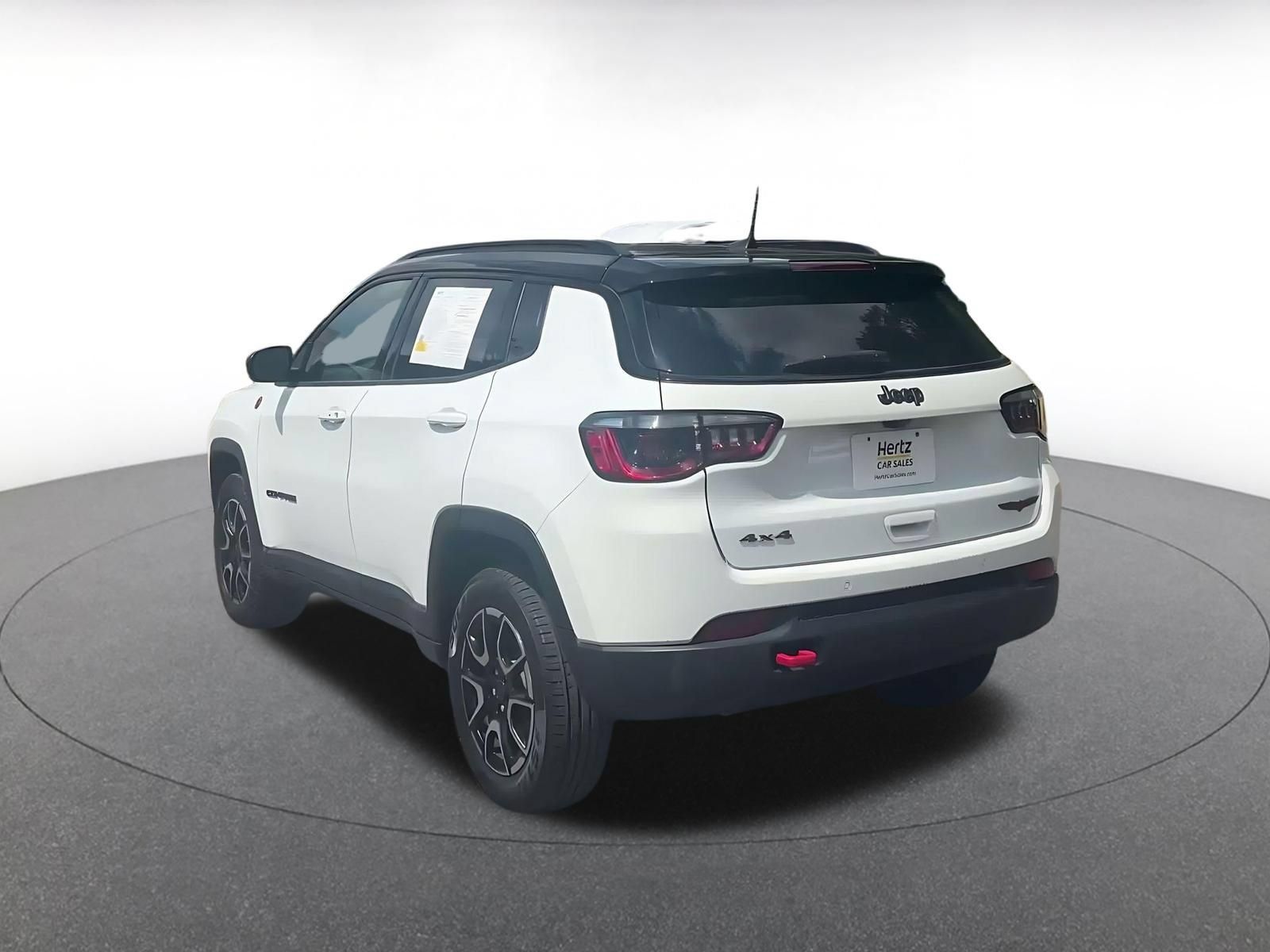 Used 2025 Jeep Compass Trailhawk AWD/4WD image 10
