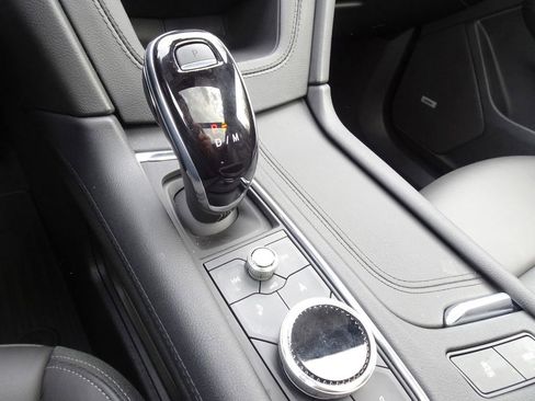 Certified 2025 Cadillac XT6 Premium Luxury AWD/4WD image 17