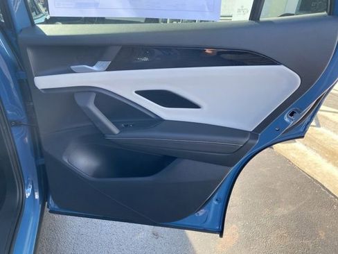 New 2025 Volkswagen Tiguan SE w/ Panoramic Sunroof Package image 50