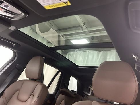 Used 2024 Volvo XC90 B5 Plus w/ Protection Package Premier image 21
