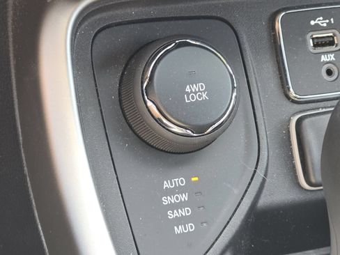 Used 2021 Jeep Compass Latitude AWD/4WD image 7