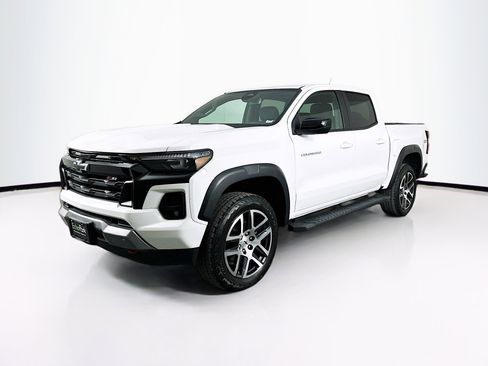 Used 2023 Chevrolet Colorado Z71 w/ Z71 Convenience Package 2 image 3