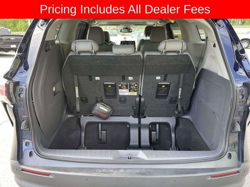 Used 2024 Toyota Sienna XLE AWD/4WD image 13