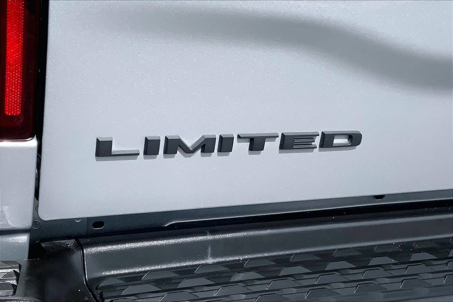 Used 2022 RAM 3500 Limited AWD/4WD image 31