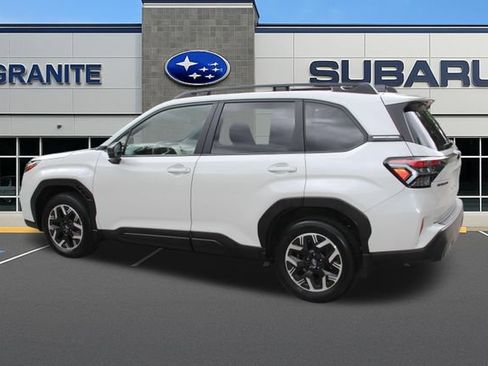 Certified 2025 Subaru Forester Premium AWD/4WD image 8