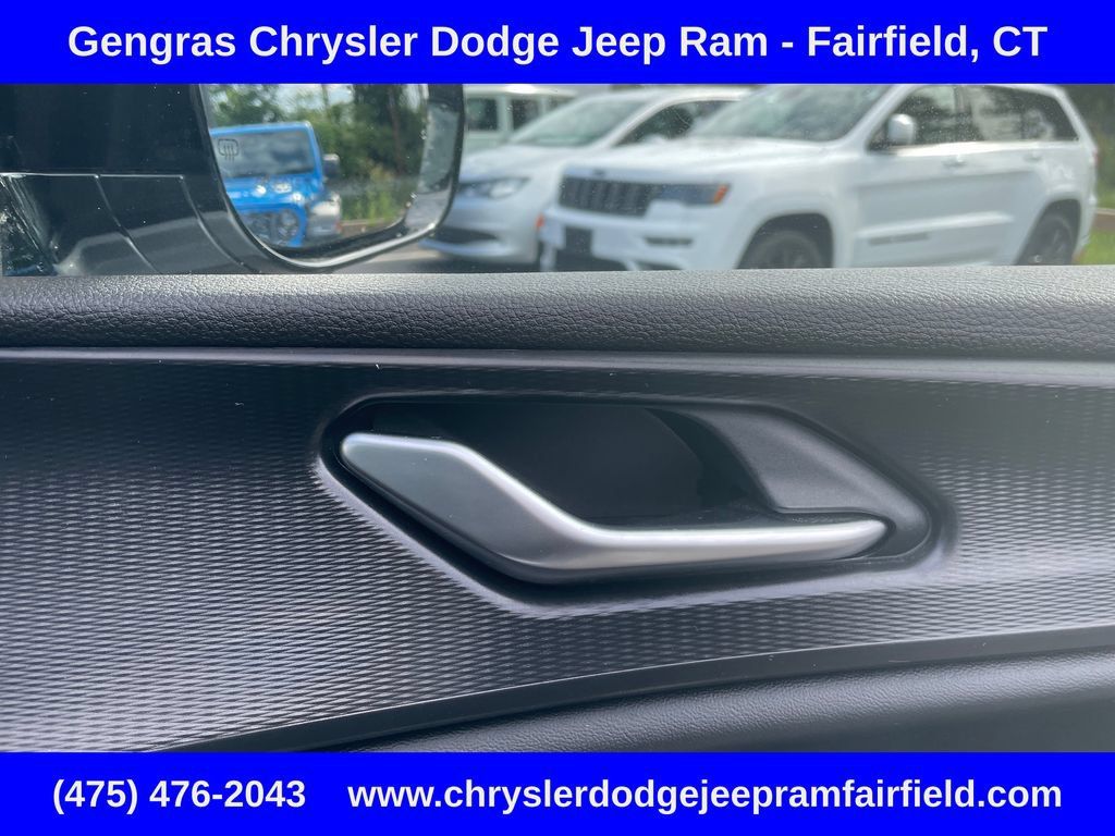 Used 2023 Jeep Grand Cherokee L Altitude AWD/4WD image 16