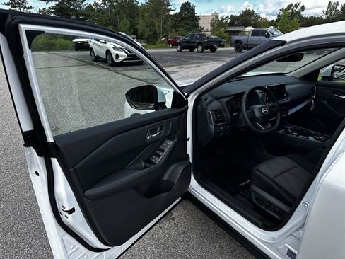 New 2026 Nissan Rogue SV image 17