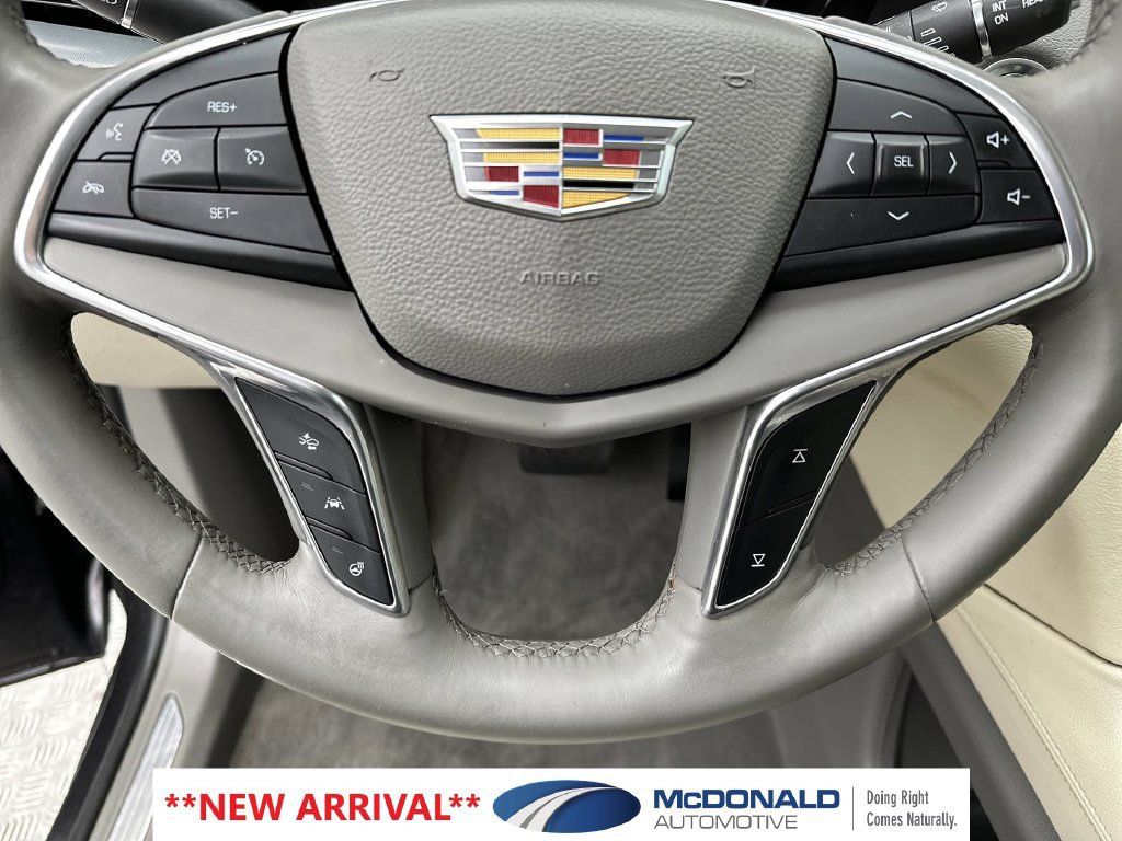 Used 2017 Cadillac XT5 Luxury w/ Driver Awareness Package AWD/4WD image 14