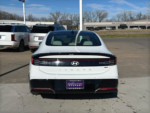 New 2026 Hyundai Sonata Limited FWD image 9