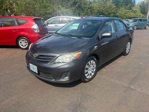 Used 2013 Toyota Corolla LE FWD image 2