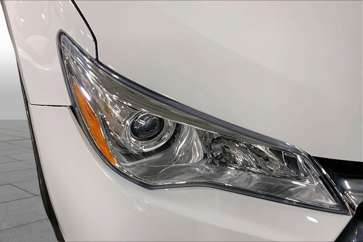 Used 2016 Toyota Camry LE FWD image 28