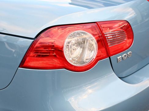 Used 2007 Volkswagen Eos 2.0T FWD image 33