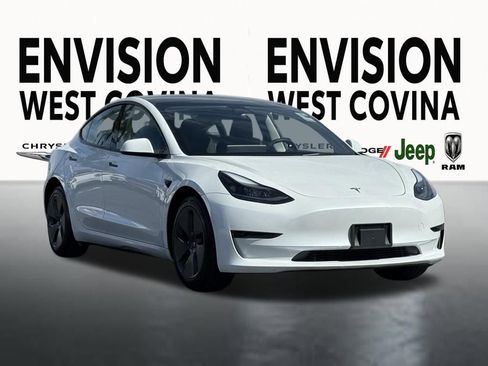 Used 2023 Tesla Model 3 Standard Range image 2
