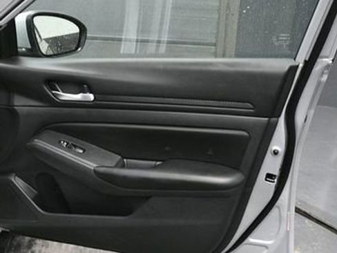 Used 2021 Nissan Altima 2.5 S FWD image 16