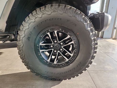 Used 2024 Jeep Wrangler Willys image 7