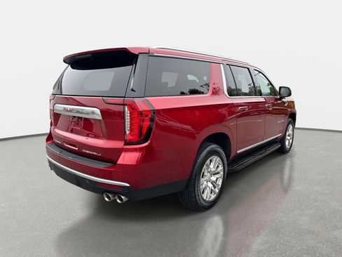 Used 2023 GMC Yukon XL Denali AWD/4WD image 3