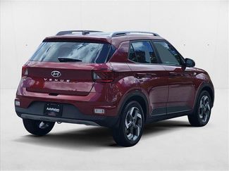 New 2025 Hyundai Venue SEL video 2