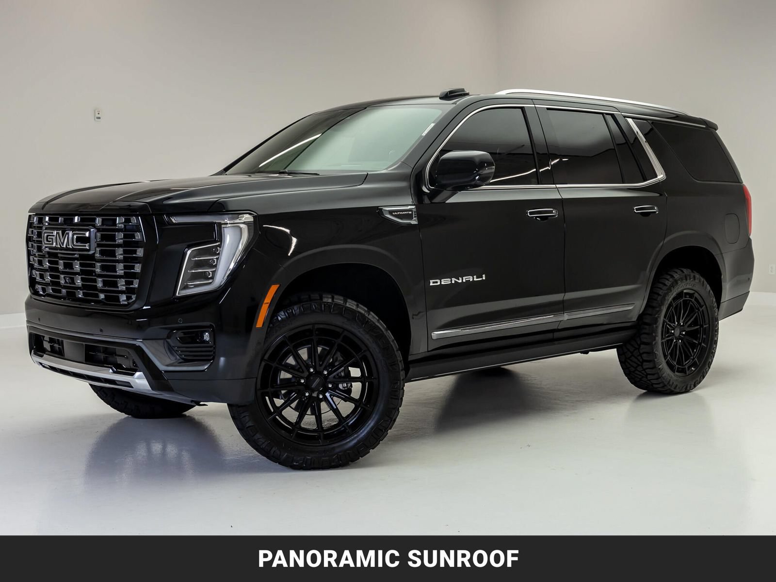 Used 2025 GMC Yukon Denali Ultimate AWD/4WD image 4