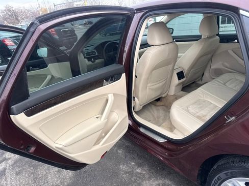 Used 2014 Volkswagen Passat TDI SEL Premium image 12