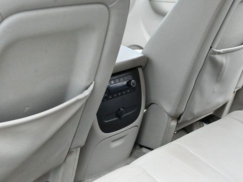 Used 2013 GMC Yukon XL SLT image 28