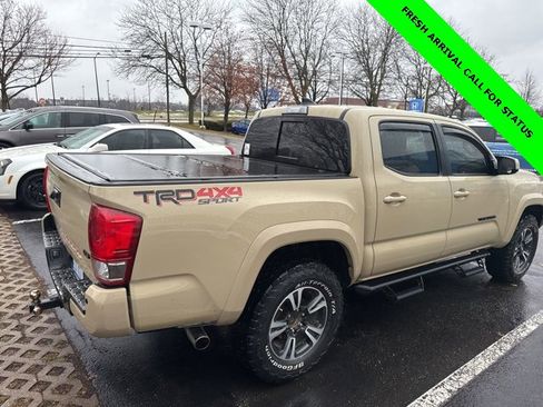 Used 2017 Toyota Tacoma image 7