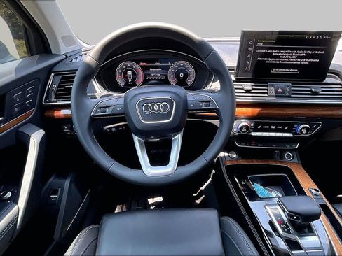 Used 2023 Audi Q5 2.0T Premium Plus w/ Premium Plus Package AWD/4WD image 6