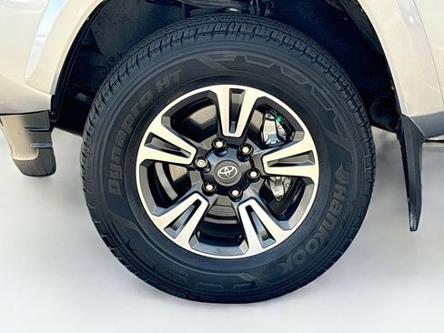 Used 2019 Toyota Tacoma TRD Sport w/ Technology Package RWD image 29