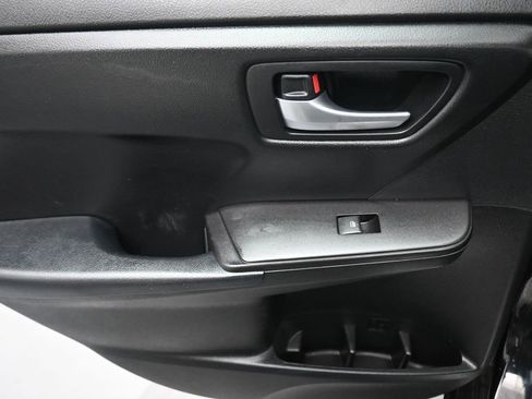 Used 2016 Toyota Camry SE w/ Protection Package (Q2) FWD image 30
