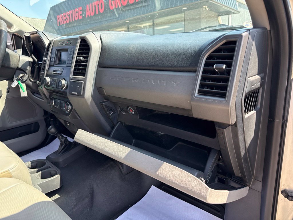 Used 2017 Ford F550 4x4 Regular Cab Super Duty image 34